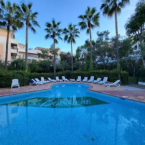 appart-luxueux-3-pices-piscine-mer-terrasse.fr-provencehotel.com/