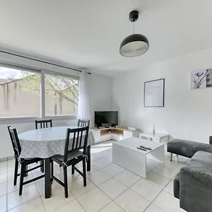 appartement-residence-quartier-vilette-paul-bert-box-garage.hotels-rhonealpes.com/